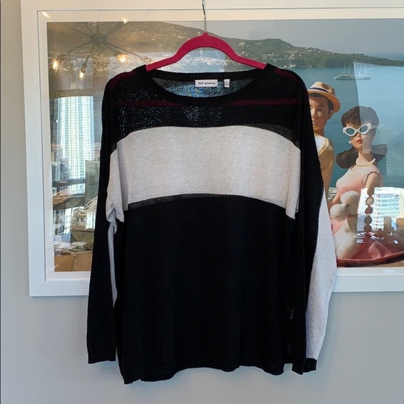 💕HP💕525 America black and white Striped sweater - Picture 2 of 14